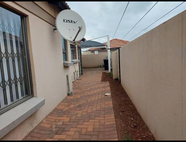 3 BEDROOM HOUSE FOR SALE IN DAWN PARK